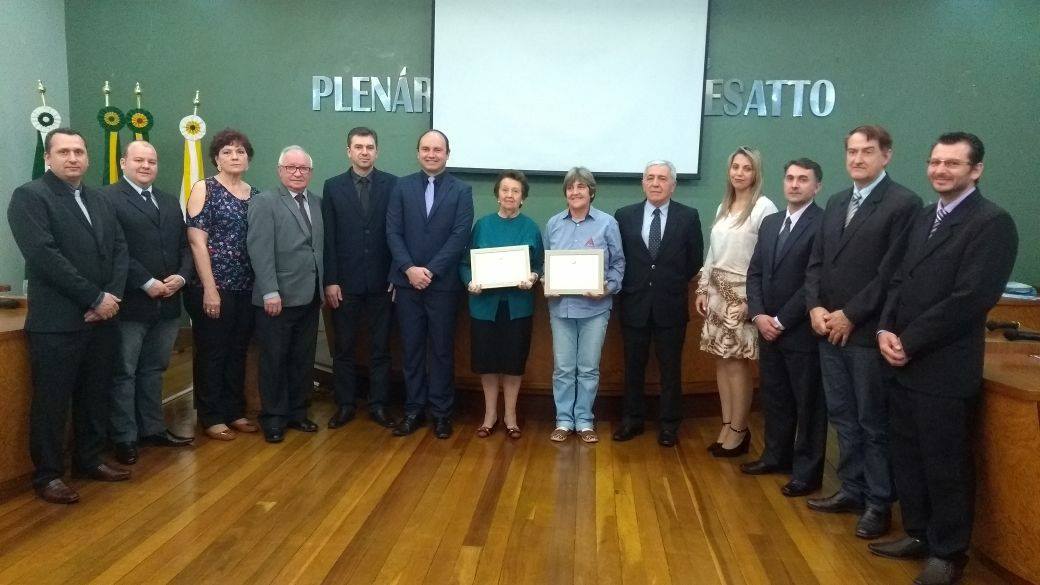 Colégio Aparecida e Judit Davi Lenzi são homenageados pela câmara